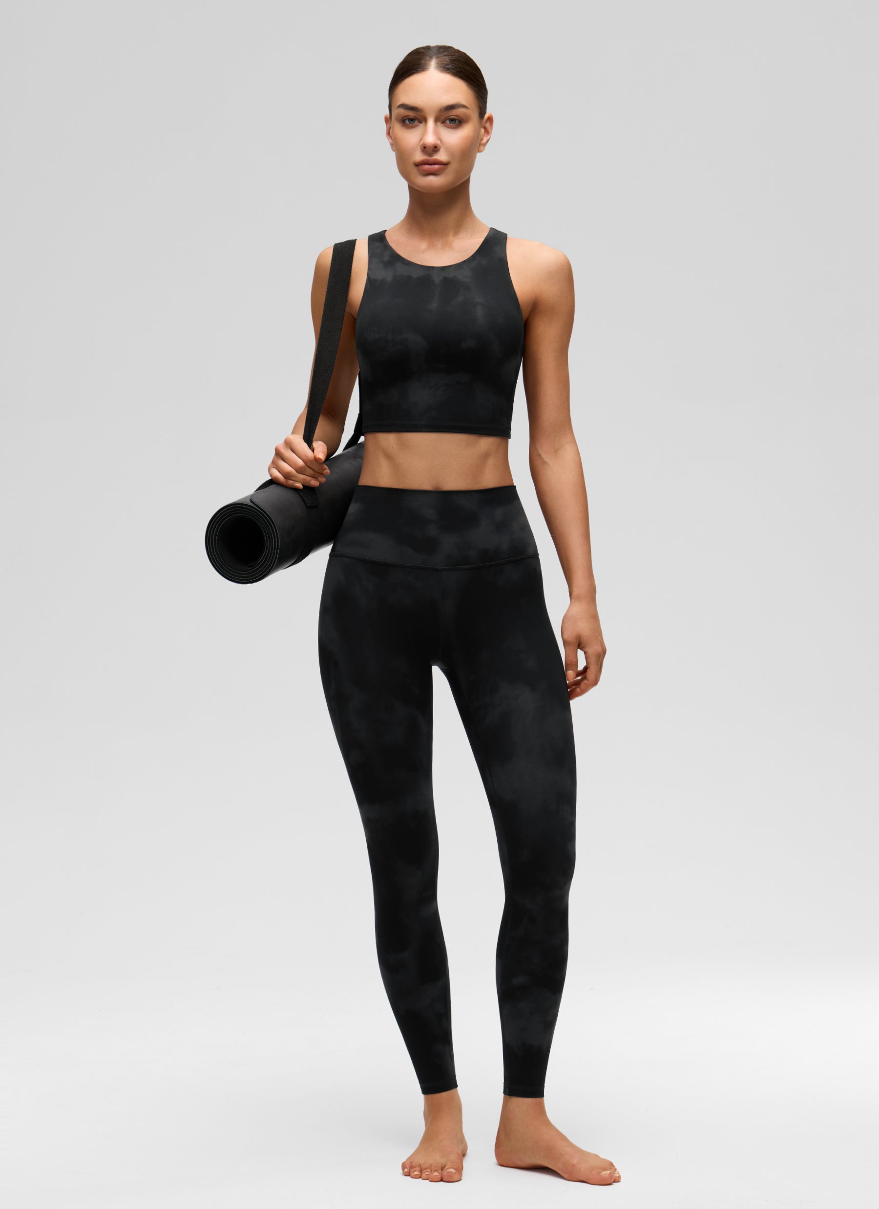 CRZ YOGA Tank Top Sukan Sokongan Rendah Butterluxe Berleher Tinggi Belakang Racerback Wanita Black Tie Dye Flowers