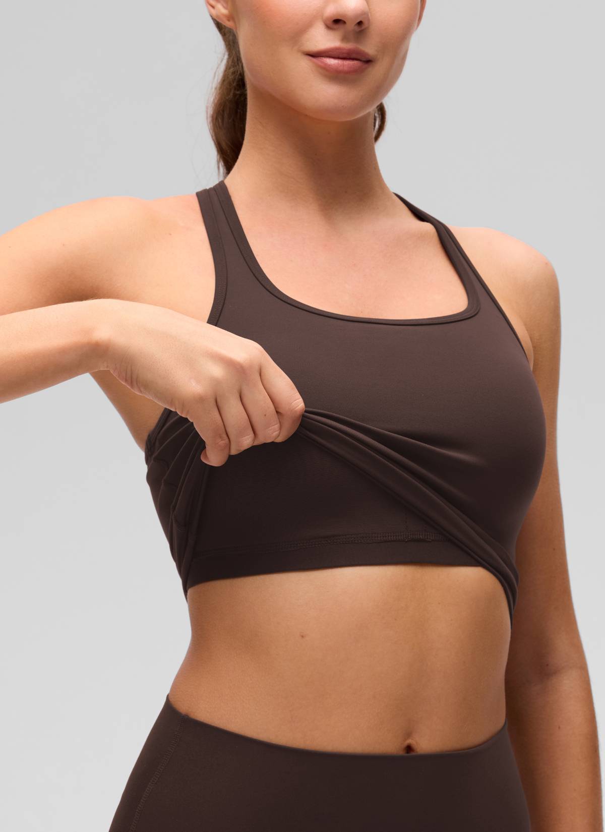 CRZ YOGA Yoga Wanita Sokongan rendah Butterluxe Bra Leher Serong Y-Belakang Hot Fudge Coklat