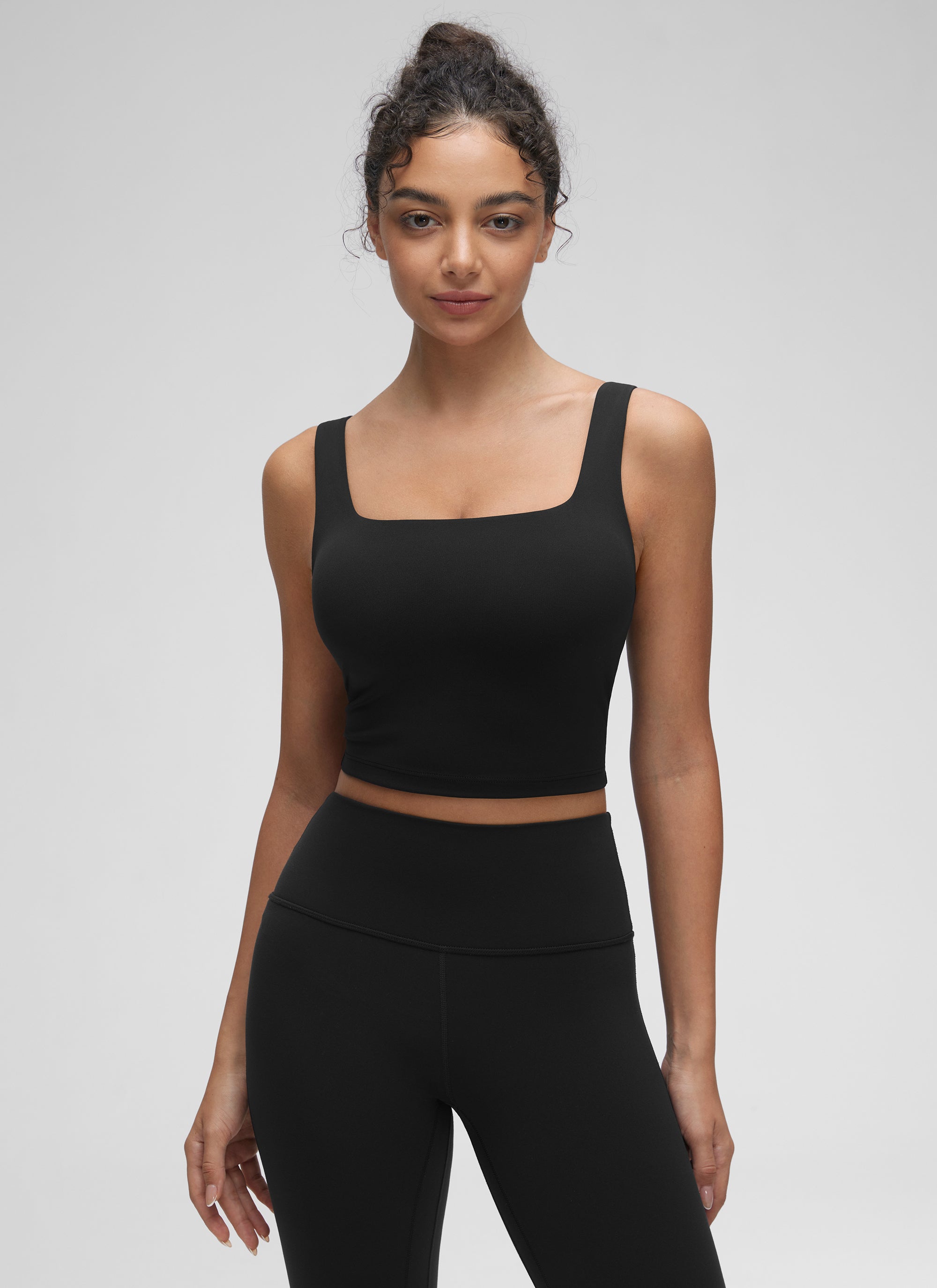CRZ YOGA Yoga Wanita Impak Rendah Butterluxe Bra Garis Panjang Leher Segi Empat Hitam
