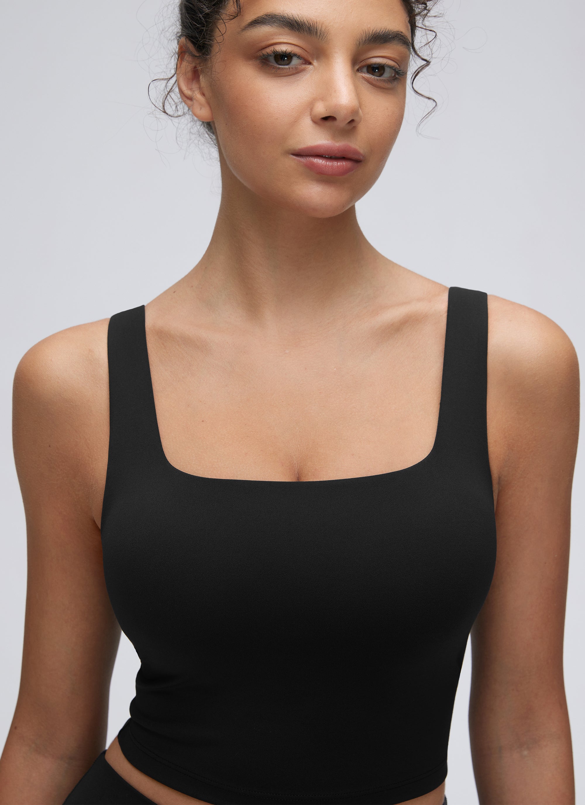 CRZ YOGA Yoga Wanita Impak Rendah Butterluxe Bra Garis Panjang Leher Segi Empat Hitam