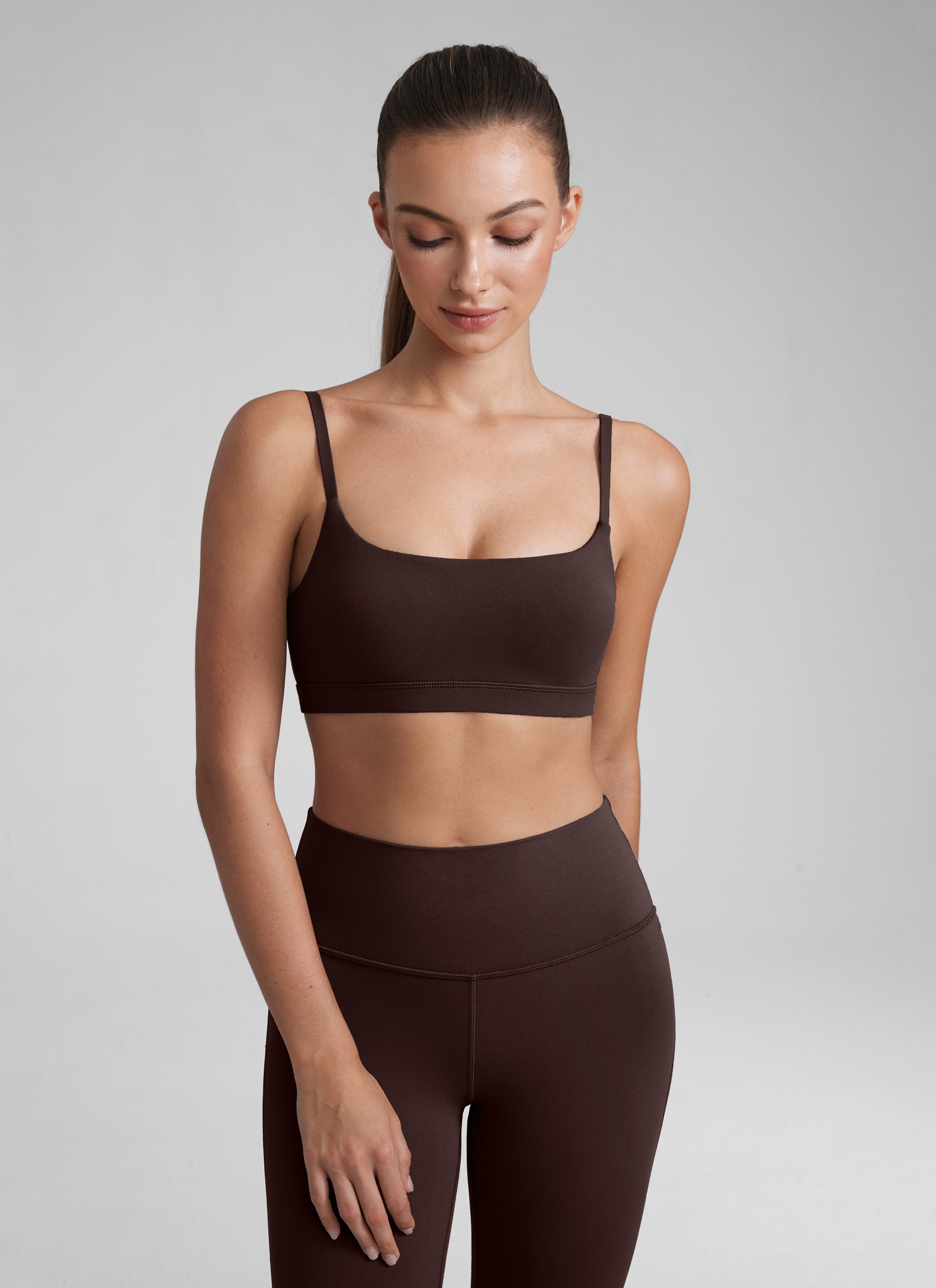CRZ YOGA Wanita Butterluxe Bra Leher Senduk Tali Spageti Boleh Laras Coklat Fudge Panas