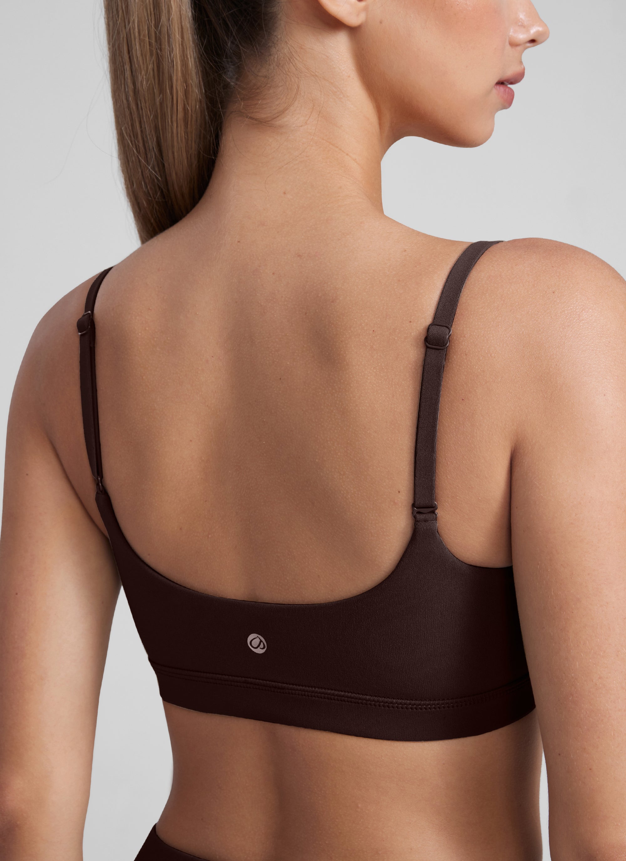 CRZ YOGA Wanita Butterluxe Bra Leher Senduk Tali Spageti Boleh Laras Coklat Fudge Panas