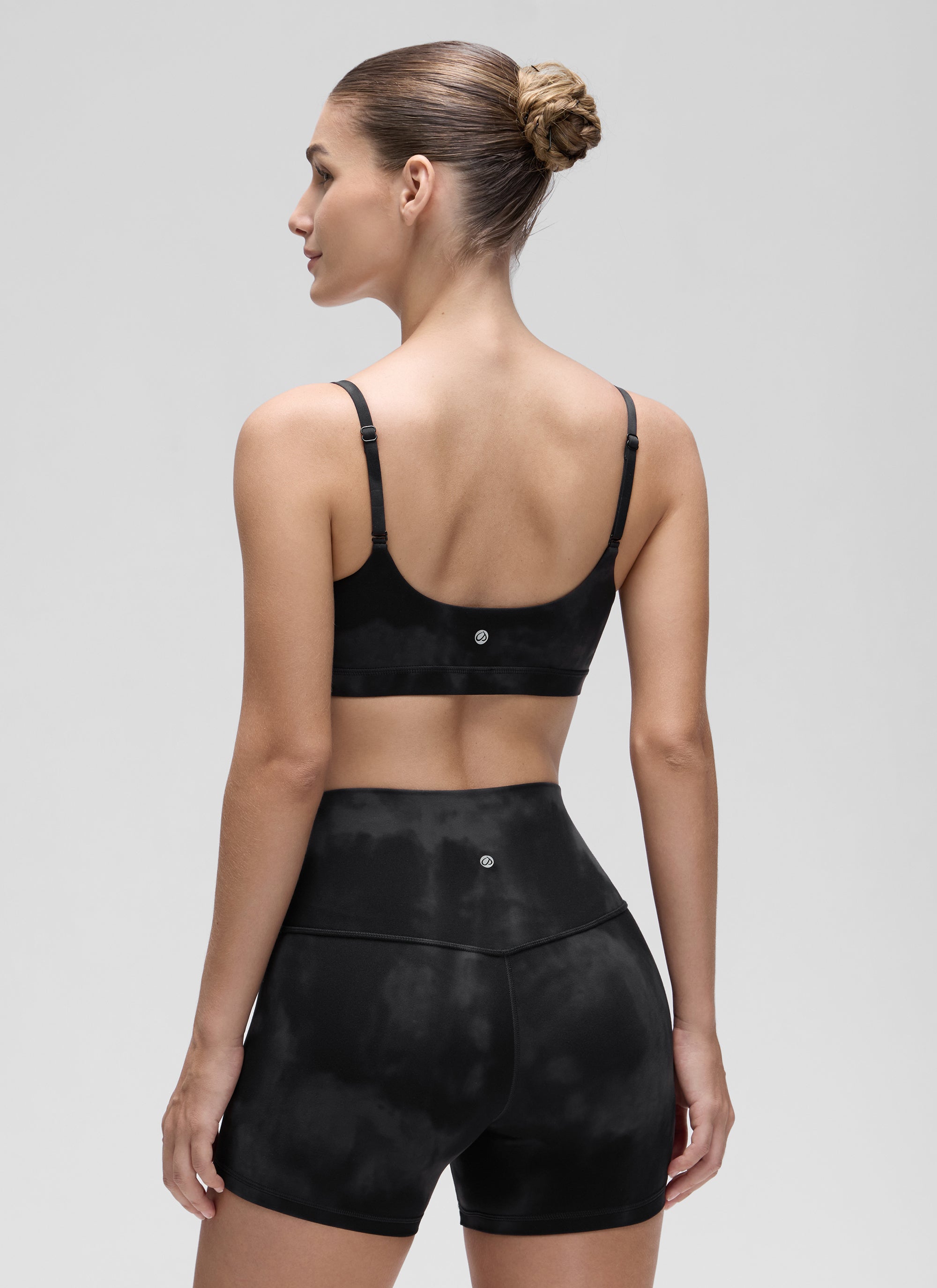 CRZ YOGA Wanita Butterluxe Bra Leher Senduk Tali Spageti Boleh Laras Bunga Pewarna Ikat Hitam