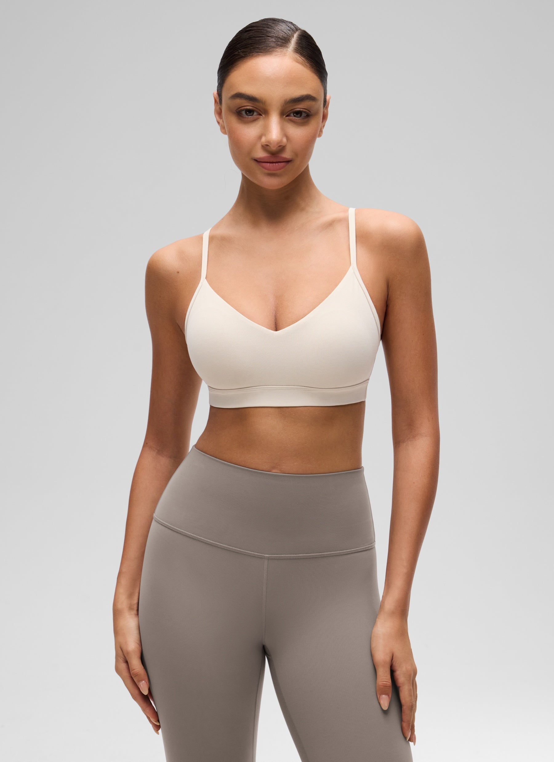 CRZ YOGA Butterluxe Bra Sukan Yoga Berlapik Leher V Wanita Warna Coklat Mojave