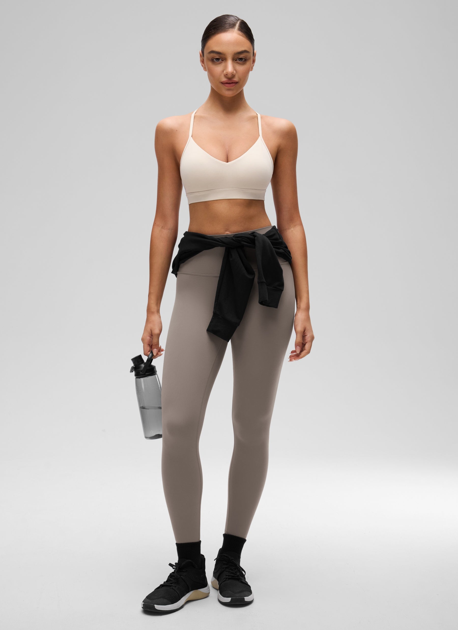 CRZ YOGA Butterluxe Bra Sukan Yoga Berlapik Leher V Wanita Warna Coklat Mojave