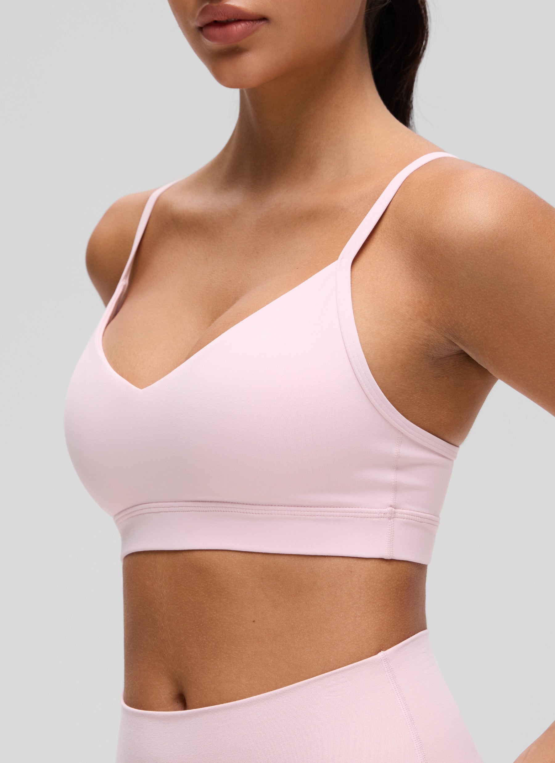 CRZ YOGA Butterluxe Bra Sukan Yoga Berlapik Leher V Wanita Strawberi Merah Jambu