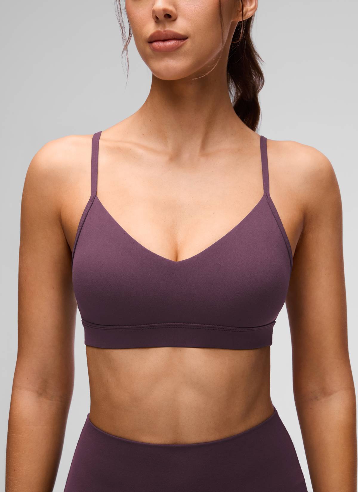 CRZ YOGA Butterluxe Bra Sukan Yoga Berlapik Leher V Wanita Grape Thistle Ungu