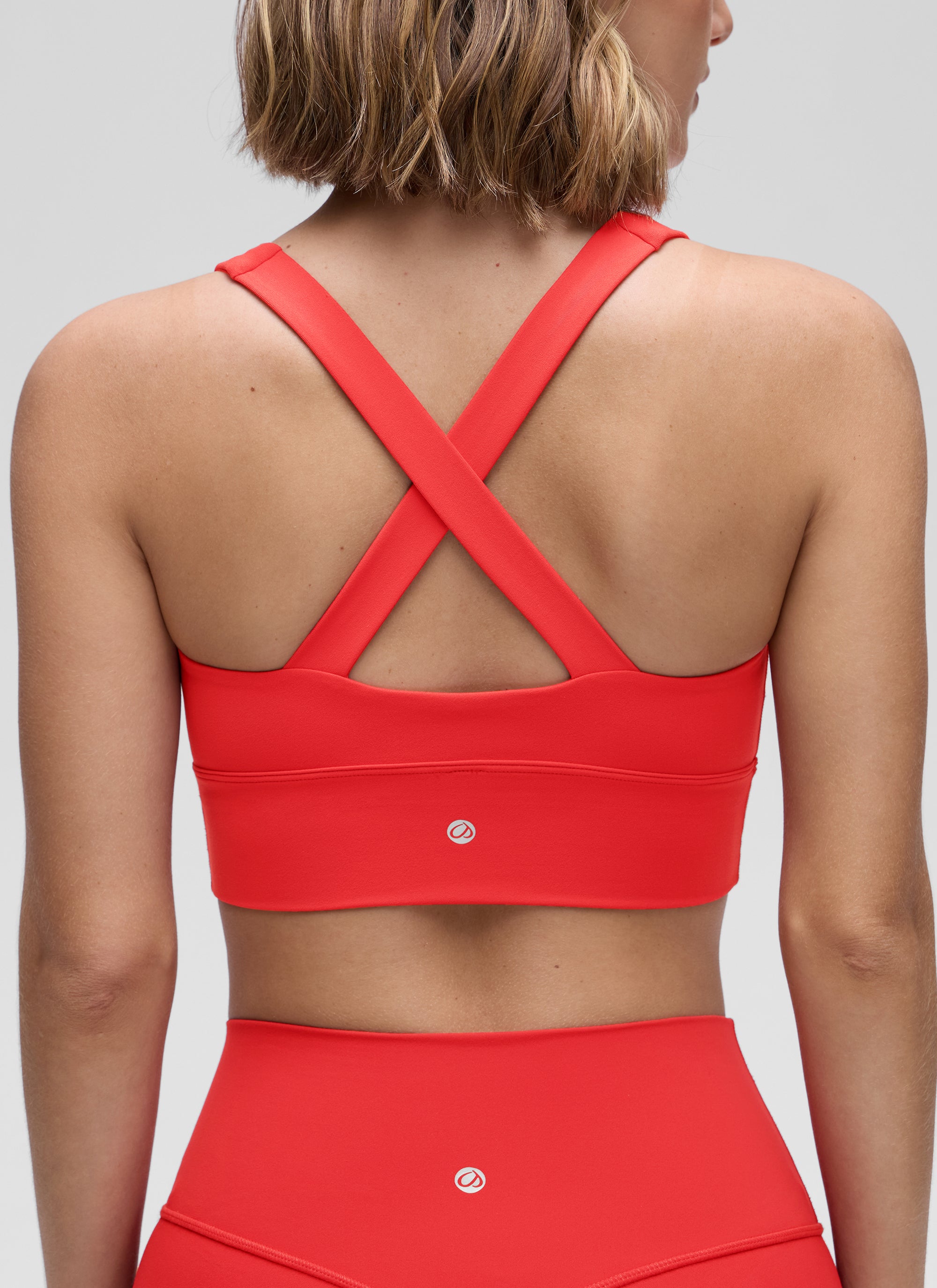 Sokongan Ringan Wanita CRZ YOGA Butterluxe Bra Yoga Berlubang Leher V Merah Tua