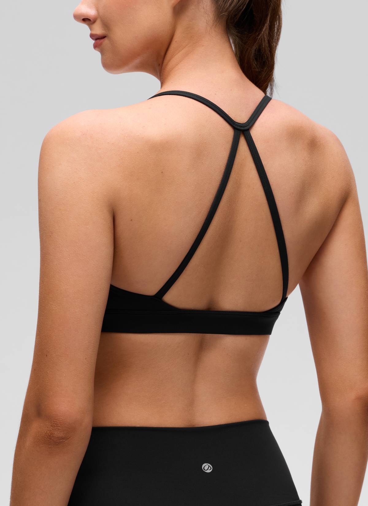 CRZ YOGA Wanita Butterluxe Bra Sukan Yoga Scoop Neck Cross Back Hitam