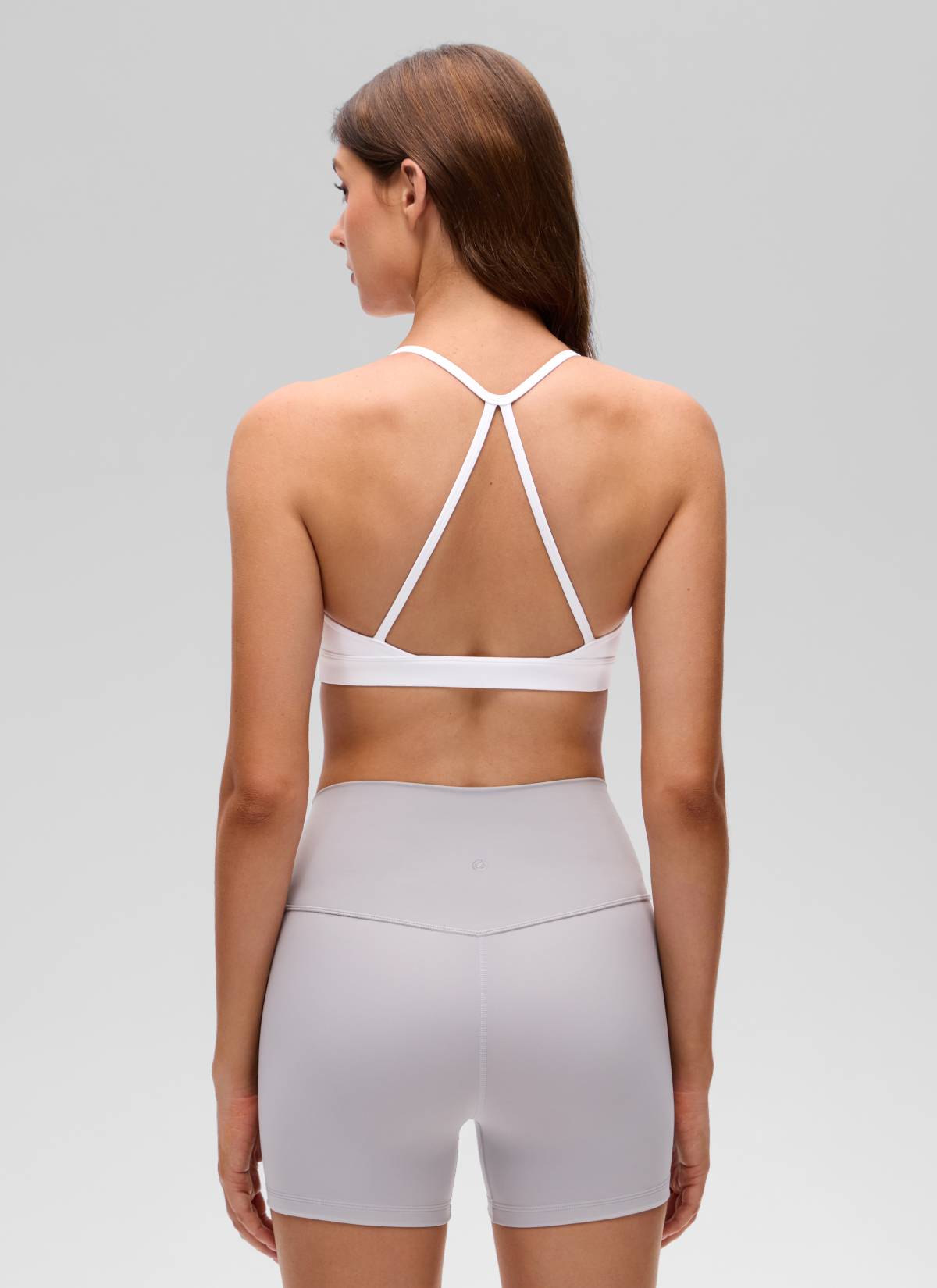 CRZ YOGA Wanita Butterluxe Bra Sukan Leher Serong Yoga Bersilang Belakang Putih