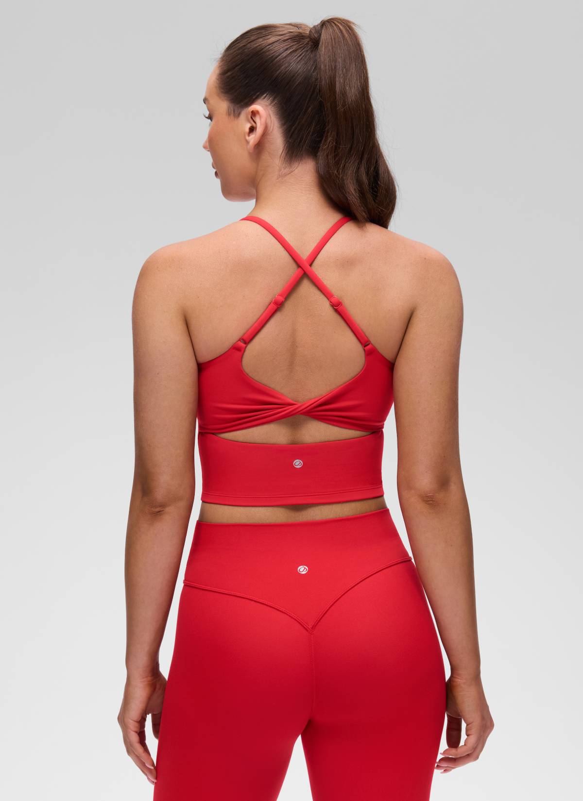 CRZ YOGA Wanita Butterluxe Bra Terbina Dalam Berpintal Leher U Bersilang Belakang Bertali Panjang Aurora Merah