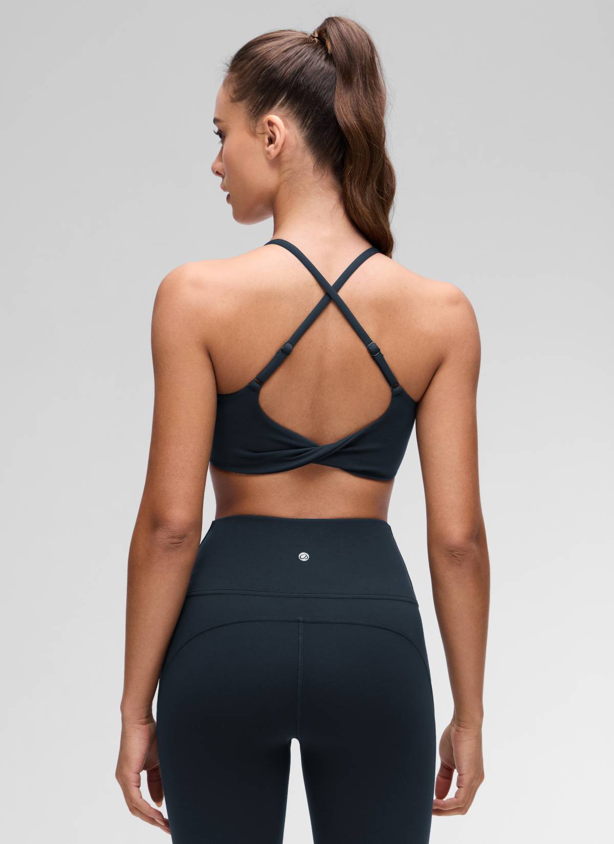 CRZ YOGA Wanita Butterluxe Bra Sukan Yoga Scoop Neck Twist Cross Back Bersilang Biru Laut Sejati