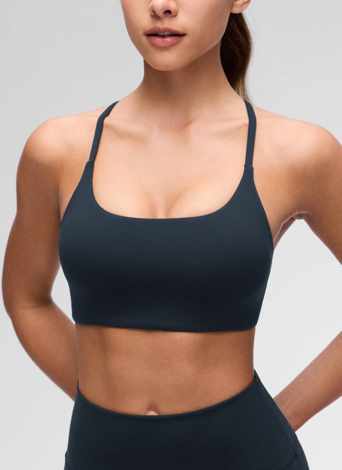 CRZ YOGA Wanita Butterluxe Bra Sukan Yoga Scoop Neck Twist Cross Back Bersilang Biru Laut Sejati