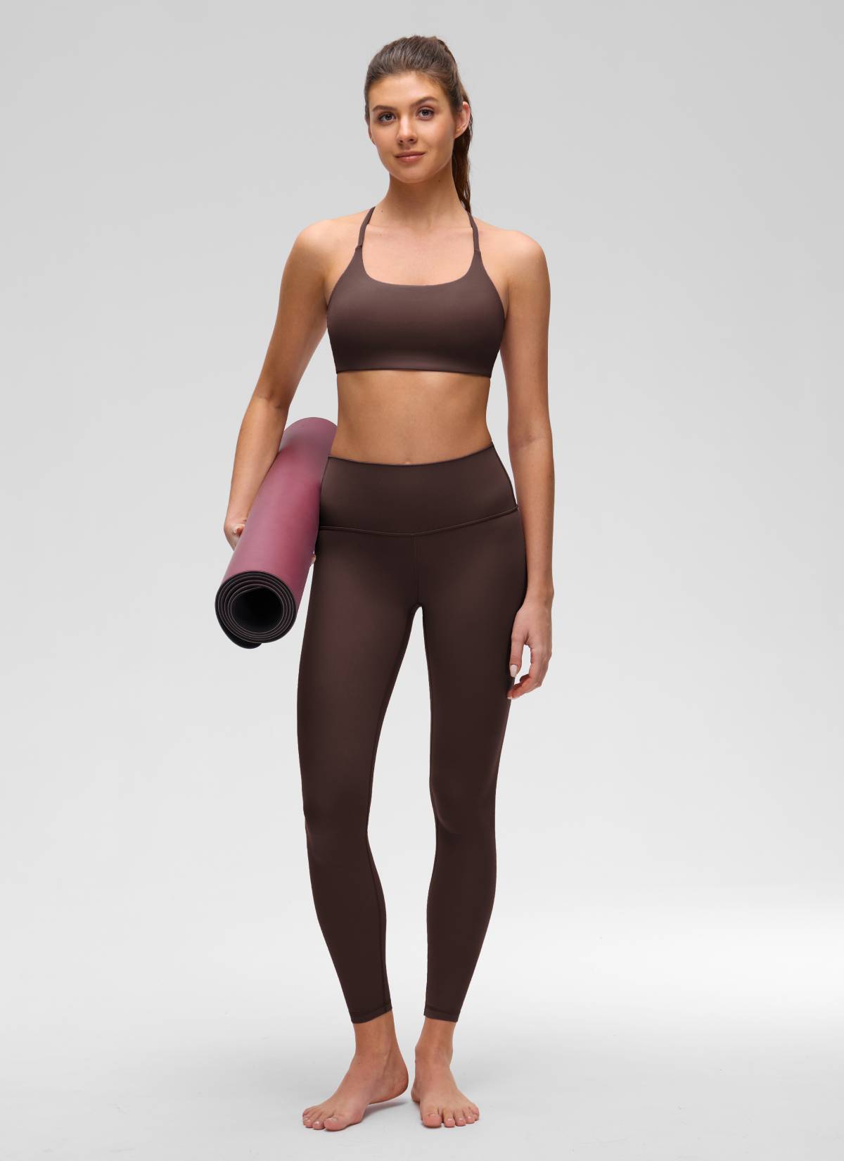CRZ YOGA Wanita Butterluxe Bra Sukan Yoga Scoop Neck Twist Cross Back Coklat Panas Fudge