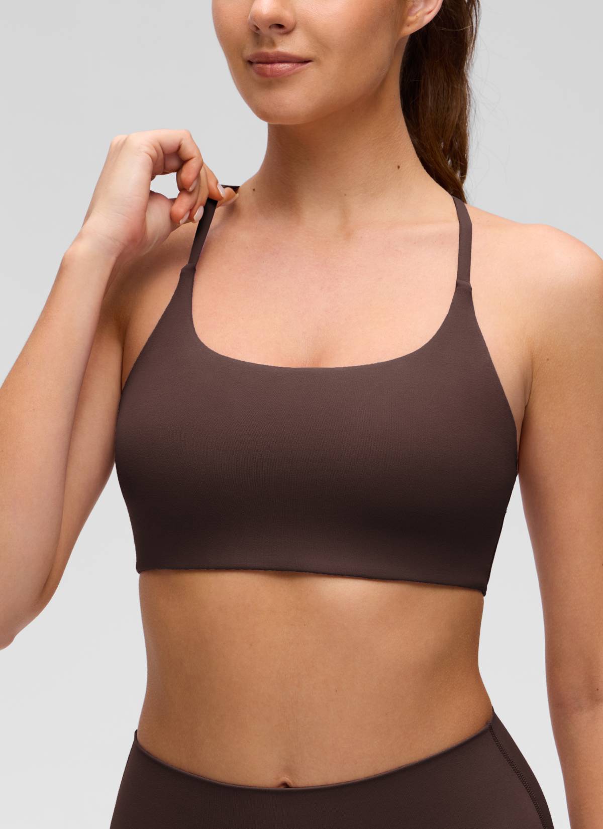 CRZ YOGA Wanita Butterluxe Bra Sukan Yoga Scoop Neck Twist Cross Back Coklat Panas Fudge