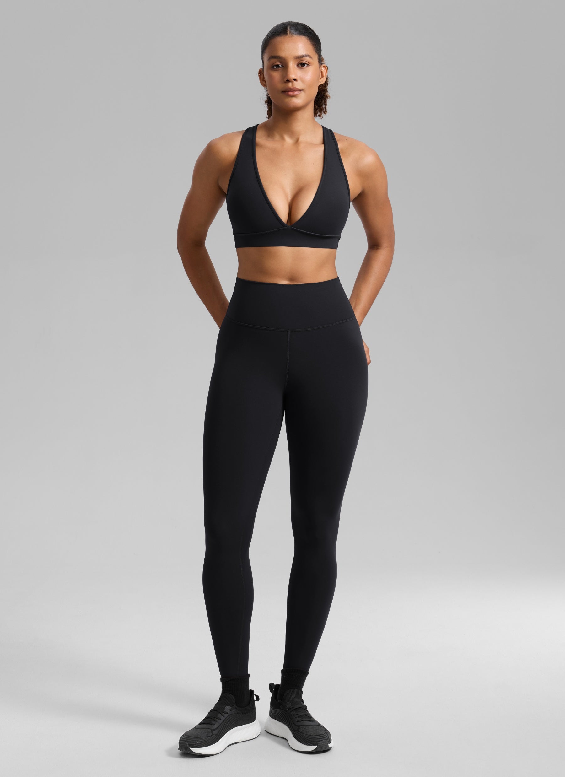 Bra Sukan Butterlift® Leher V Dalam Bersilang Belakang CRZ YOGA Wanita Hitam