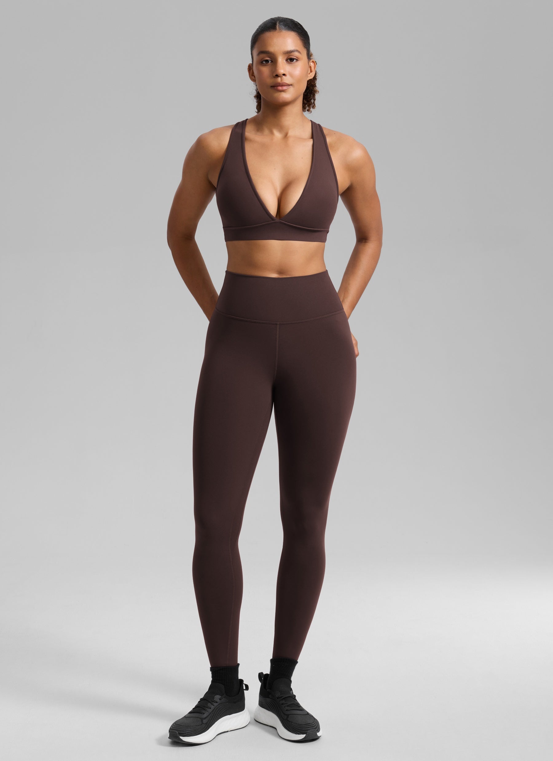 Bra Sukan Butterlift® Senaman CRZ YOGA Wanita Leher V Dalam Silang Belakang Coklat Panas Fudge