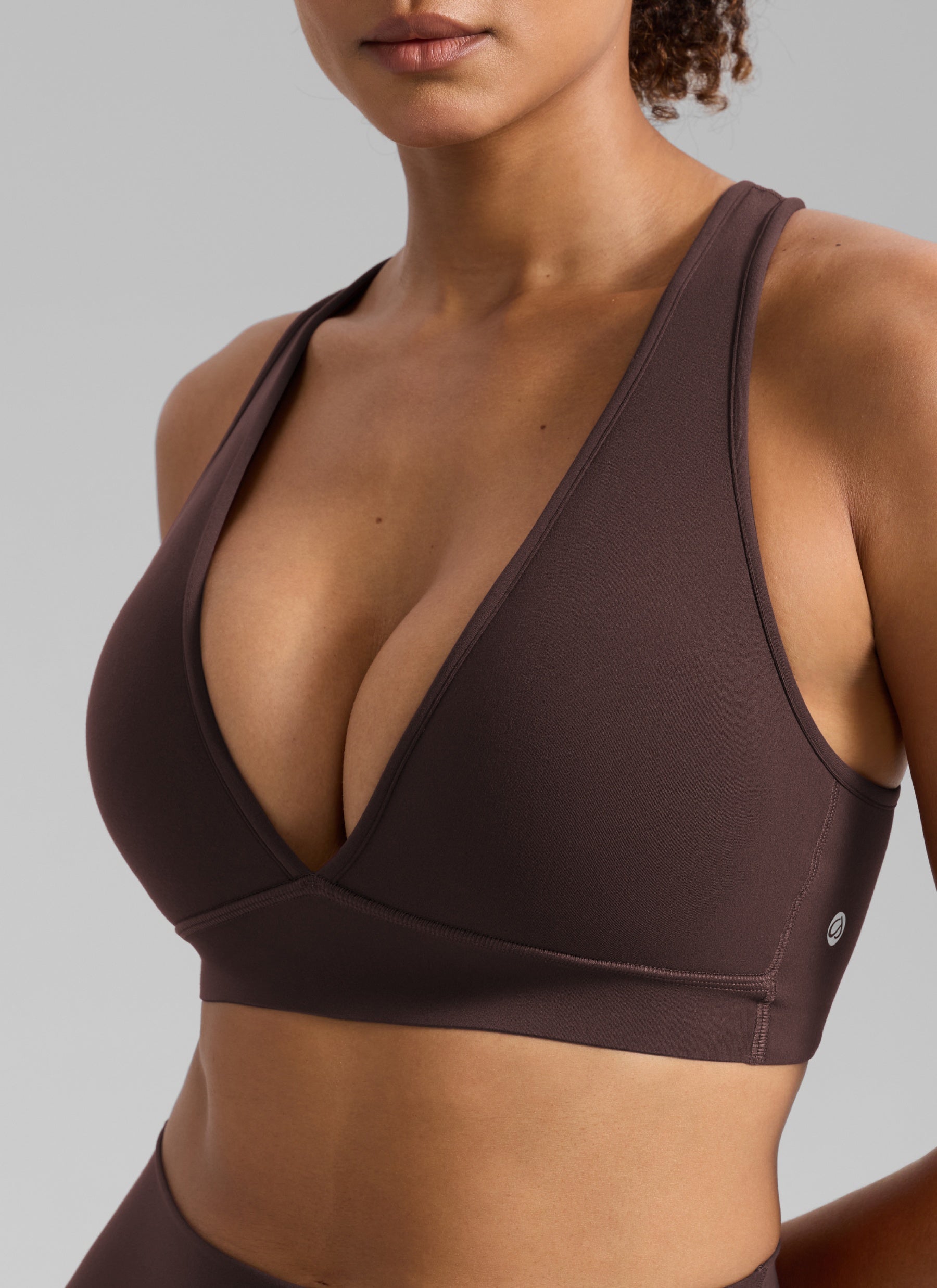 Bra Sukan Butterlift® Senaman CRZ YOGA Wanita Leher V Dalam Silang Belakang Coklat Panas Fudge