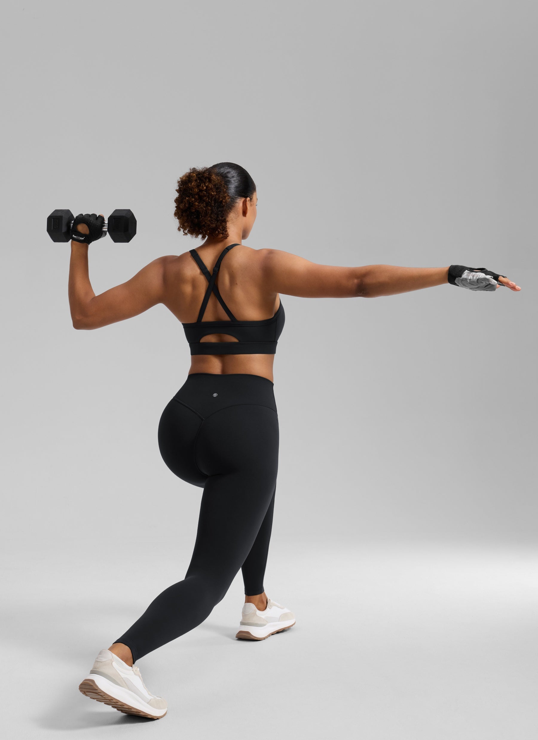 CRZ YOGA Wanita Butterlift Bra Sukan Lubang Kunci Leher U Yoga Bersilang Belakang Hitam