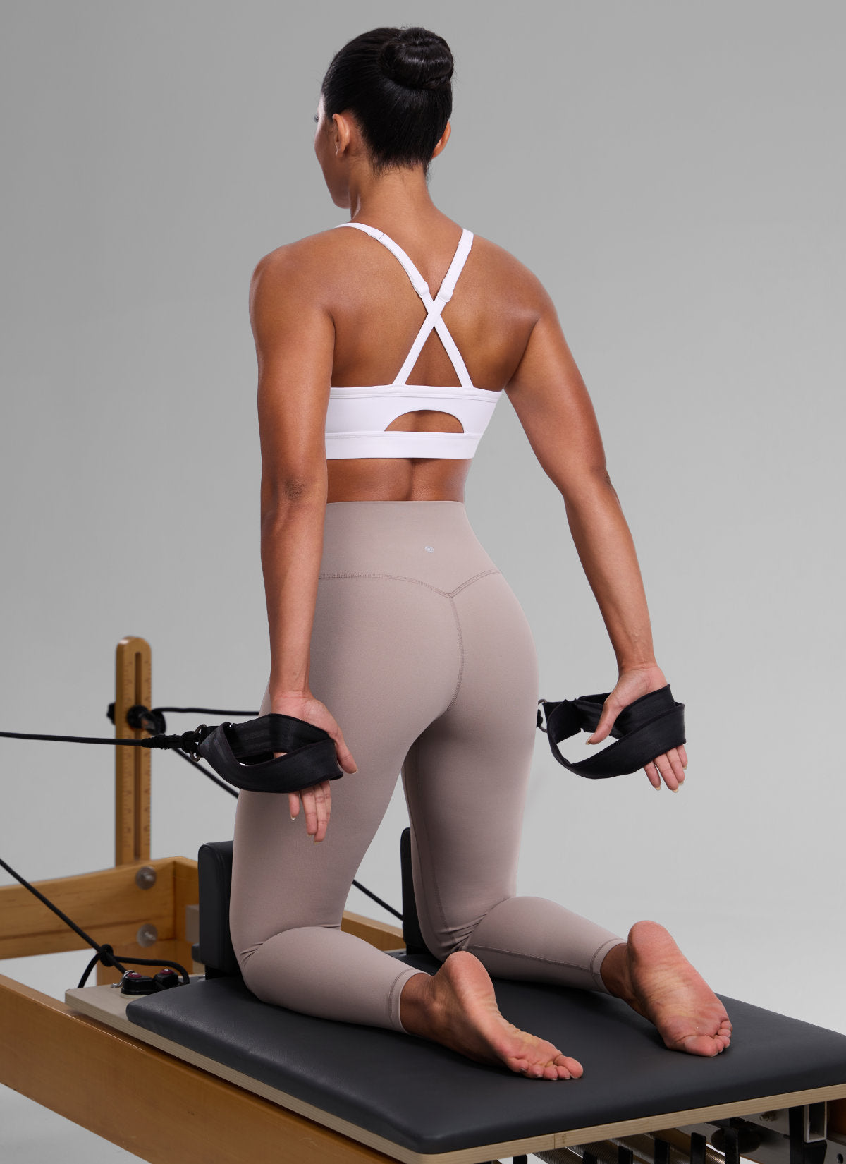CRZ YOGA Wanita Butterlift Bra Sukan Lubang Kunci Leher U Yoga Putih