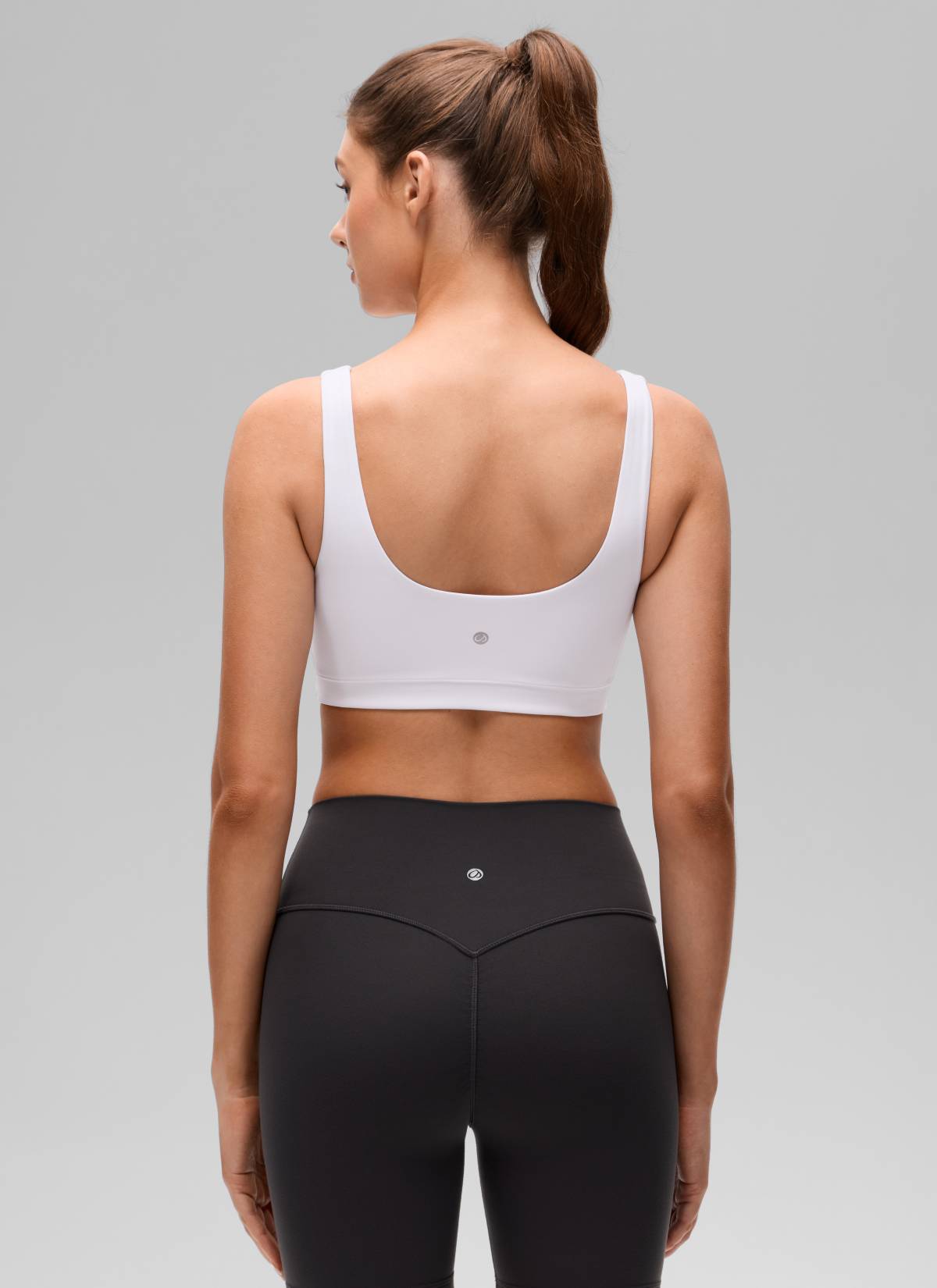 CRZ YOGA Wanita Butterluxe Bra Sukan Belakang Yoga U Sokongan Cahaya Putih
