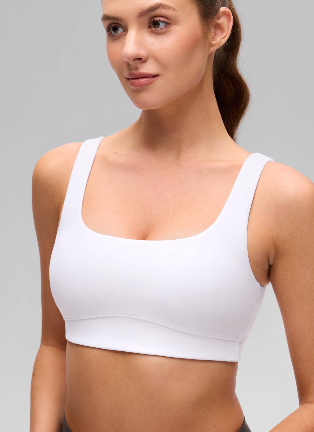 CRZ YOGA Wanita Butterluxe Bra Sukan Belakang Yoga U Sokongan Cahaya Putih