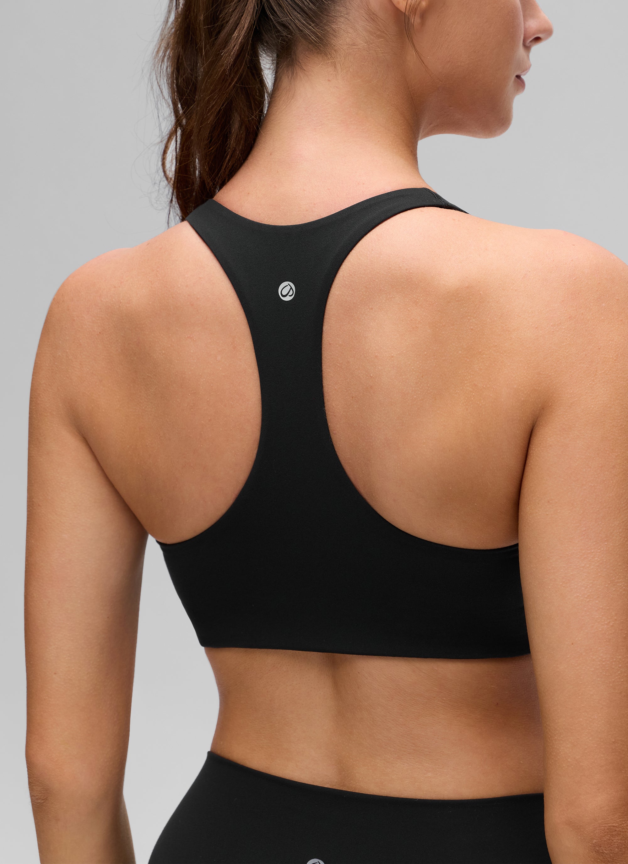 CRZ YOGA Wanita Butterluxe Bra Sukan Yoga V Neck RacerBack Binaan Dalam Hitam