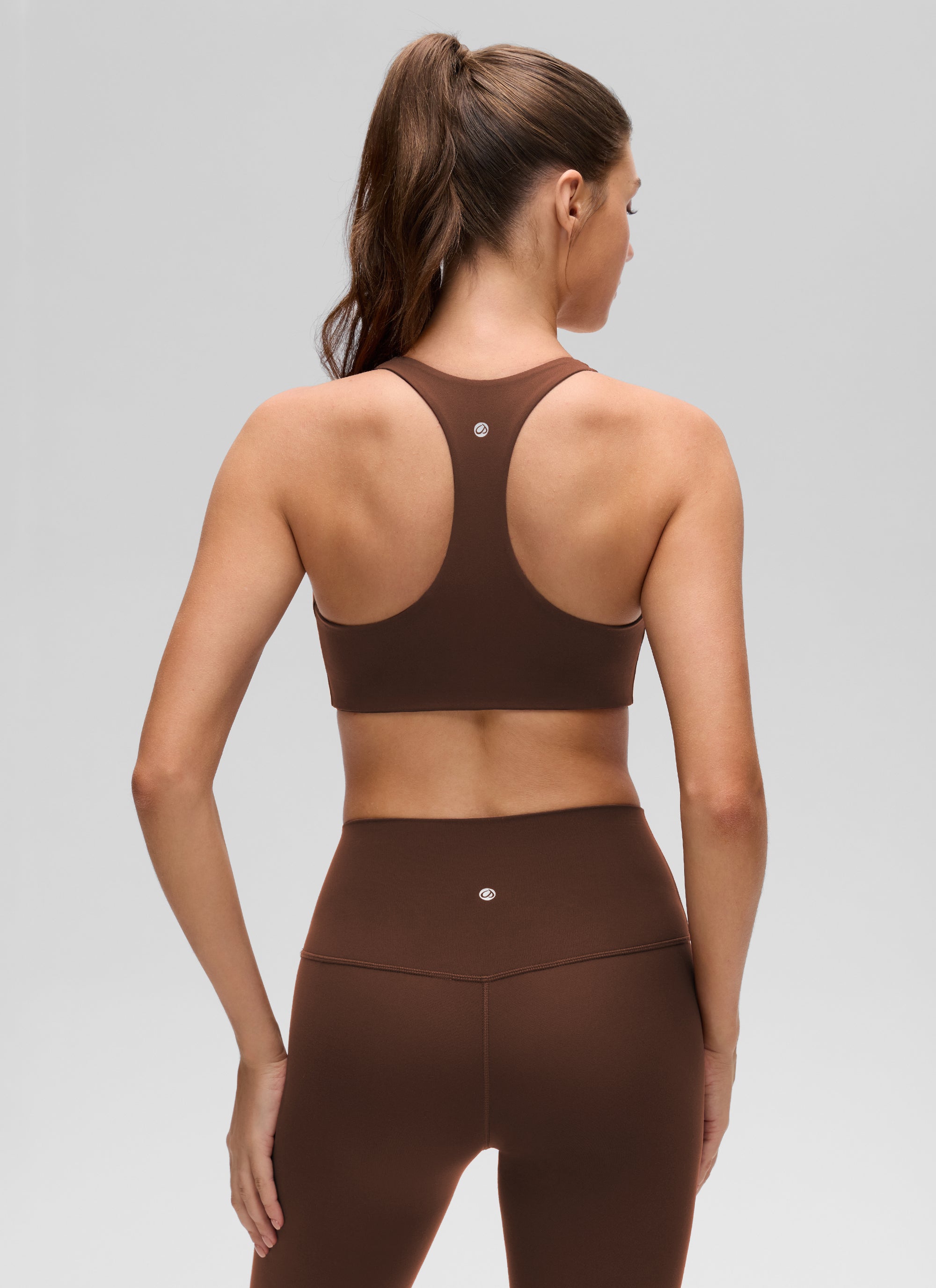 CRZ YOGA Wanita Butterluxe Bra Sukan Yoga V Neck RacerBack Binaan Dalam Coklat Lava