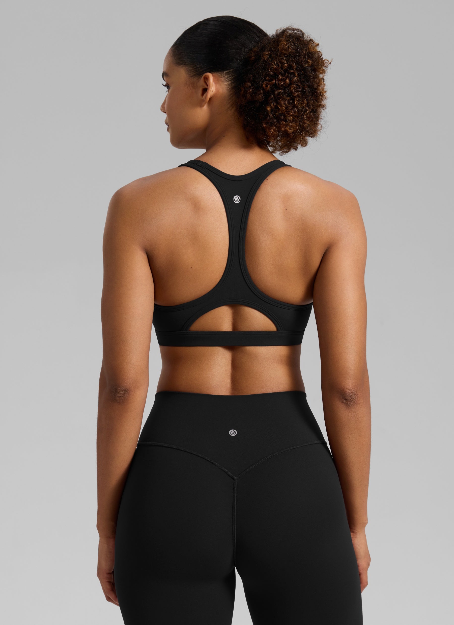 CRZ YOGA Wanita Butterlift Bra Sukan Lubang Kunci Racerback Leher U Yoga Hitam