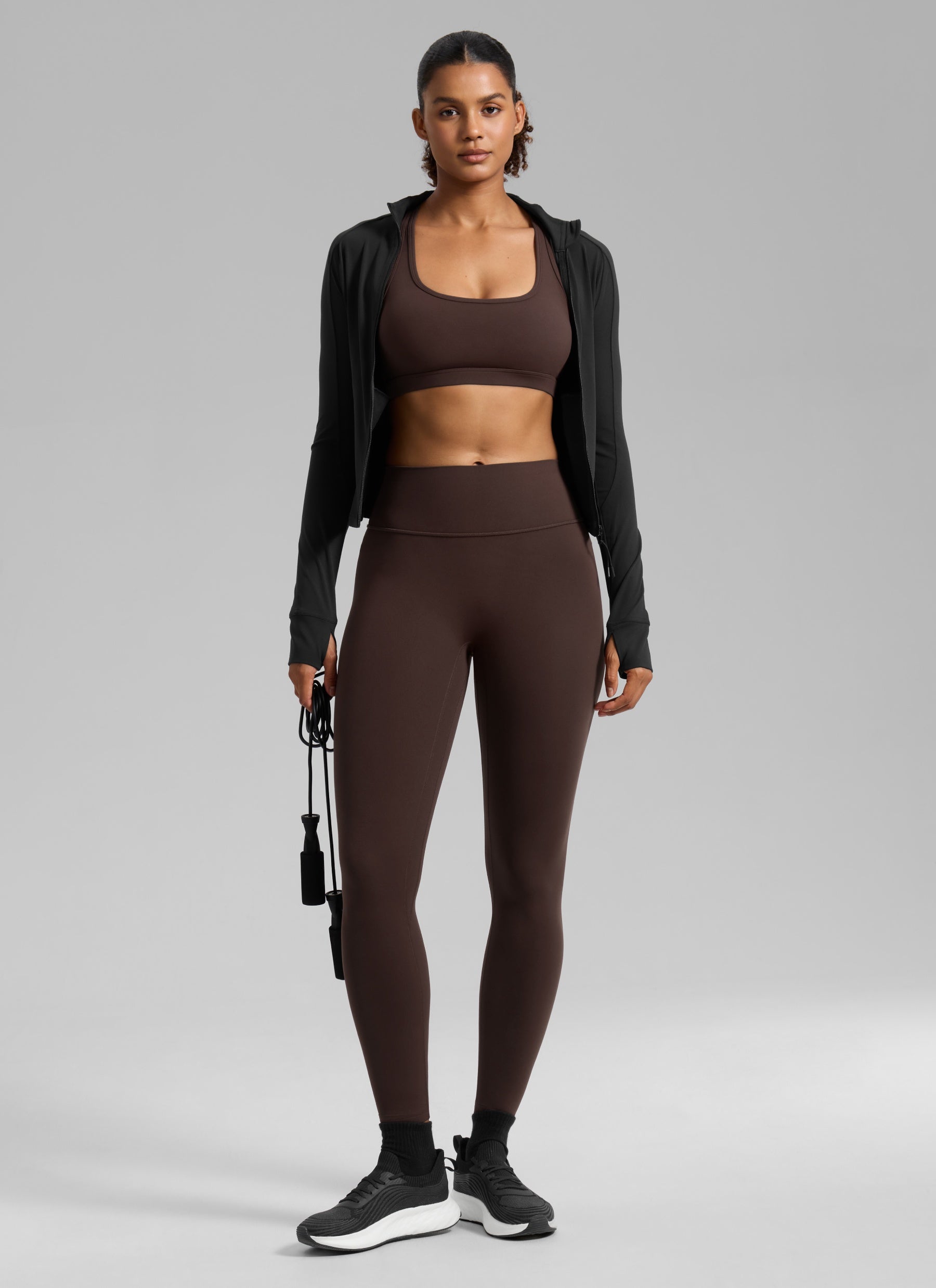 CRZ YOGA Wanita Butterlift Bra Sukan Lubang Kunci Leher U Yoga Racerback Coklat Panas Fudge