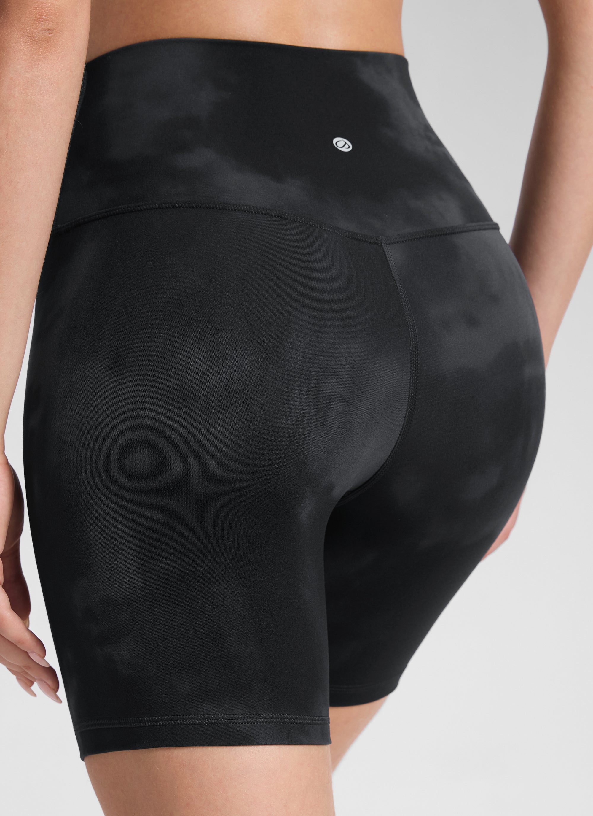 Seluar Pendek Biker Yoga Tinggi CRZ YOGA Wanita Butterluxe Seluar Pendek 6'' Bunga Pewarna Hitam Ikat