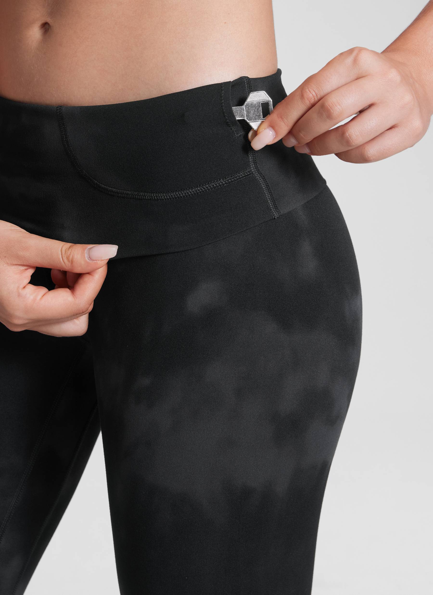CRZ YOGA Yoga Wanita Pinggang Super Tinggi Butterluxe Legging Yoga 28'' Bunga Pewarna Hitam Ikat
