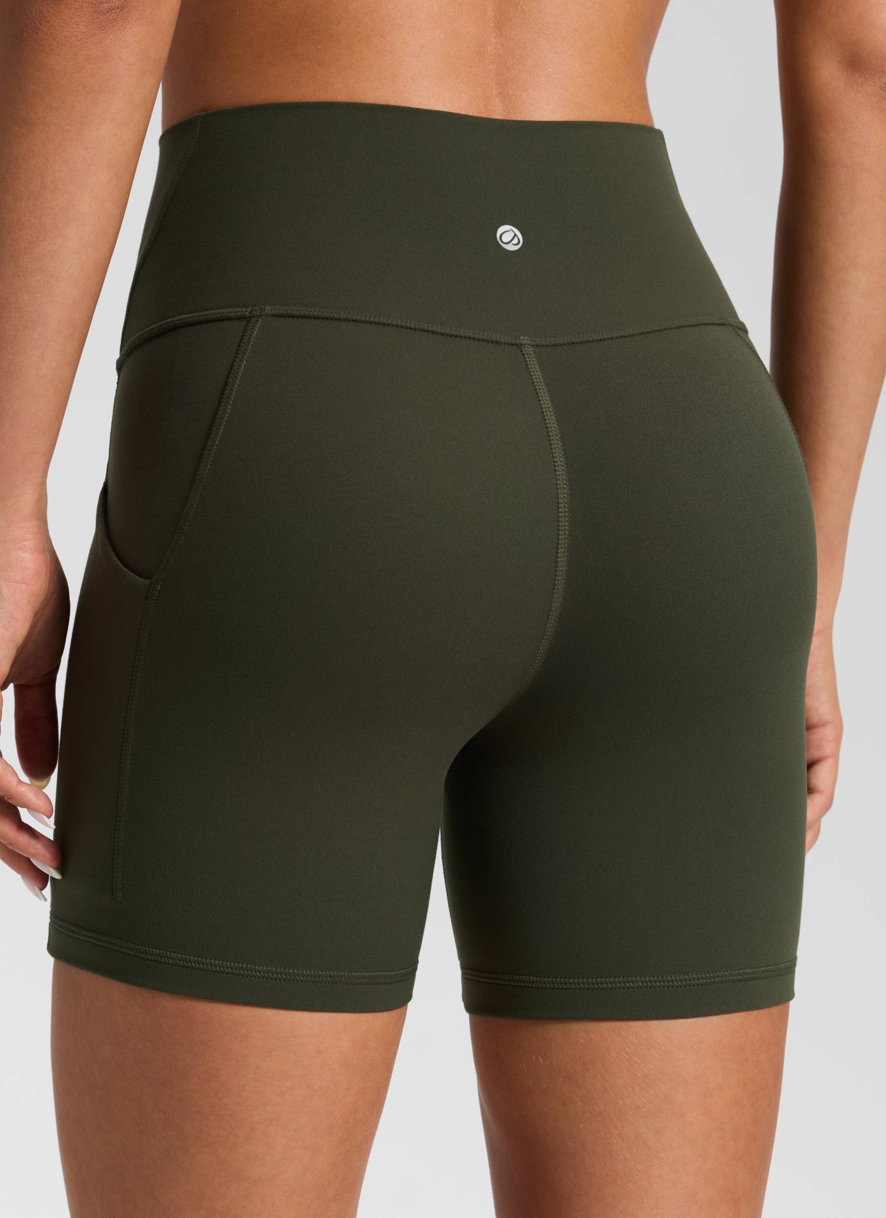 CRZ YOGA Yoga Wanita Bertingkat Tinggi Biker Butterluxe Seluar Pendek Poket 5'' Hijau Zaitun