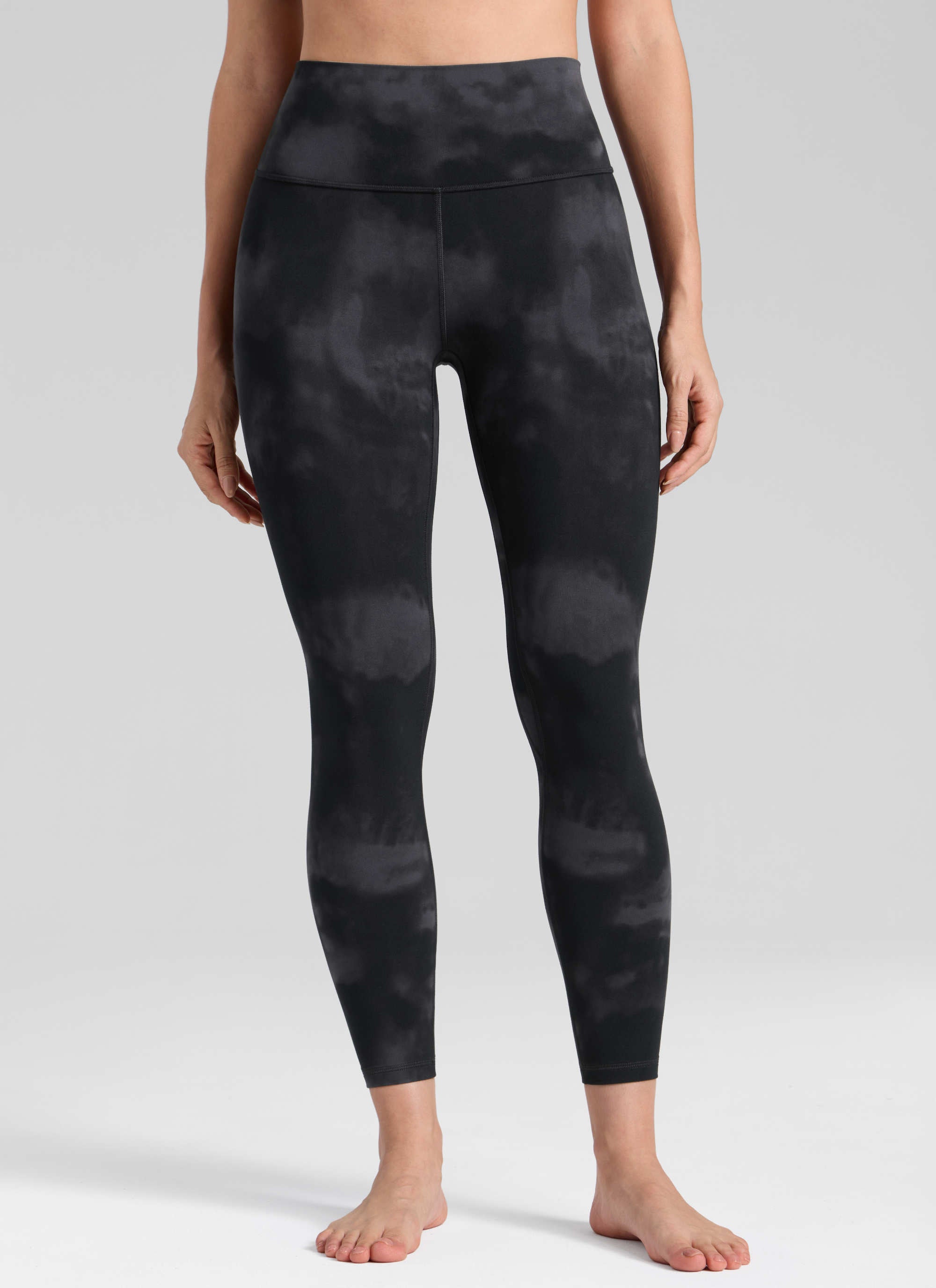 Senaman Tinggi CRZ YOGA Wanita Butterlift Legging Yoga 25'' Bunga Pewarna Hitam Ikat