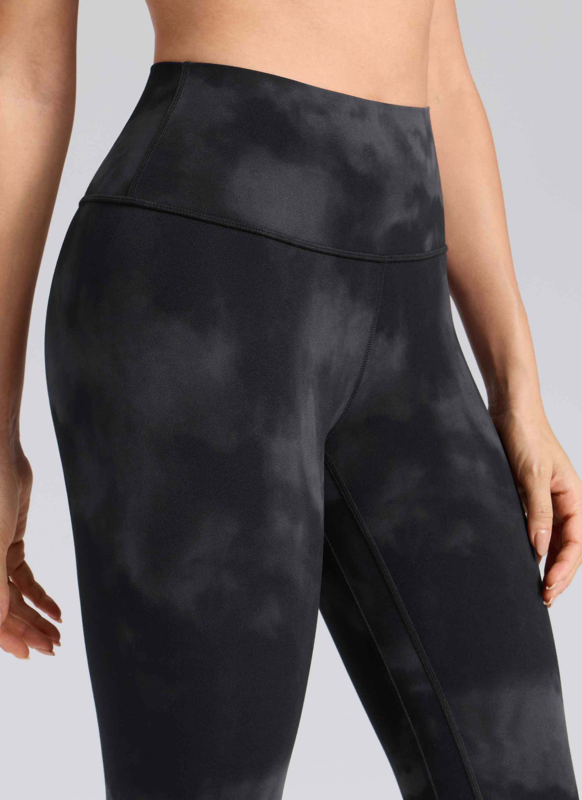 Senaman Tinggi CRZ YOGA Wanita Butterlift Legging Yoga 25'' Bunga Pewarna Hitam Ikat