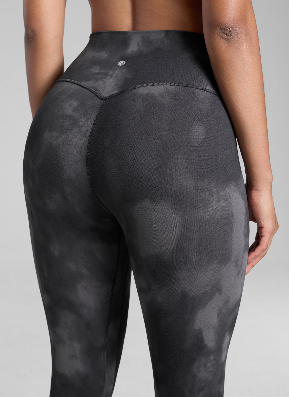 Senaman Tinggi CRZ YOGA Wanita Butterlift Legging Yoga 28'' Bunga Pewarna Ikat Kelabu