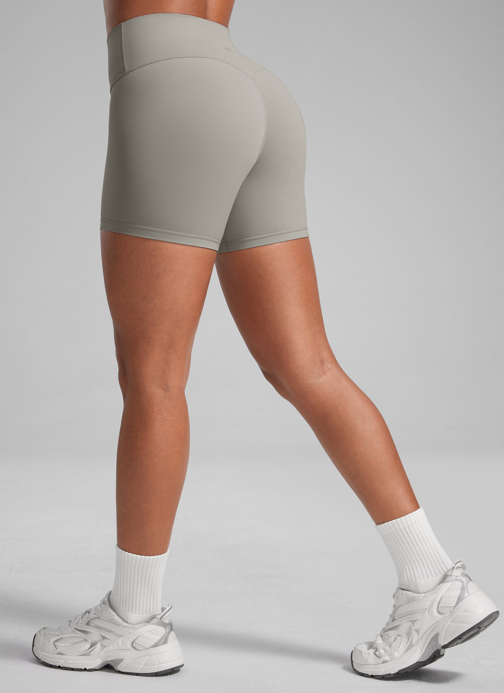 CRZ YOGA Wanita Butterlift Seluar Pendek Biker Senaman Atletik Scrunch Butt Rocky Grey