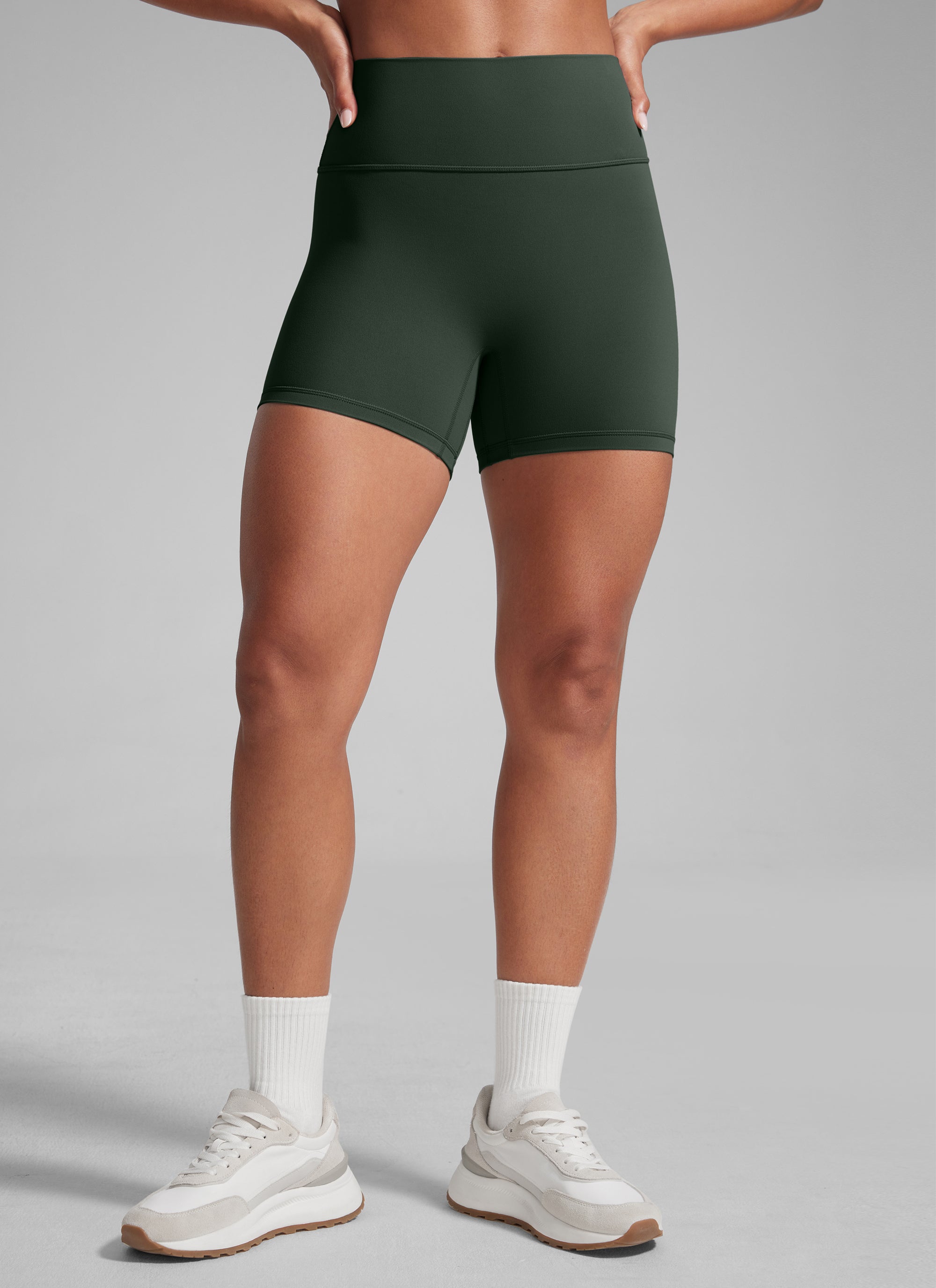 CRZ YOGA Wanita Butterlift Seluar Pendek Biker Senaman Atletik Serut Punggung Legend Green