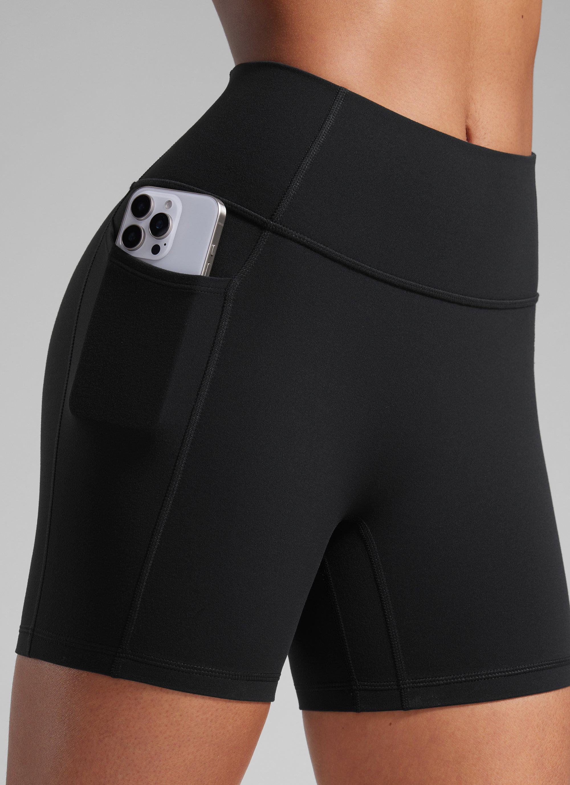 CRZ YOGA Butterlift Seluar Pendek Biker Poket Tanpa Jahitan Depan Wanita 5'' Hitam