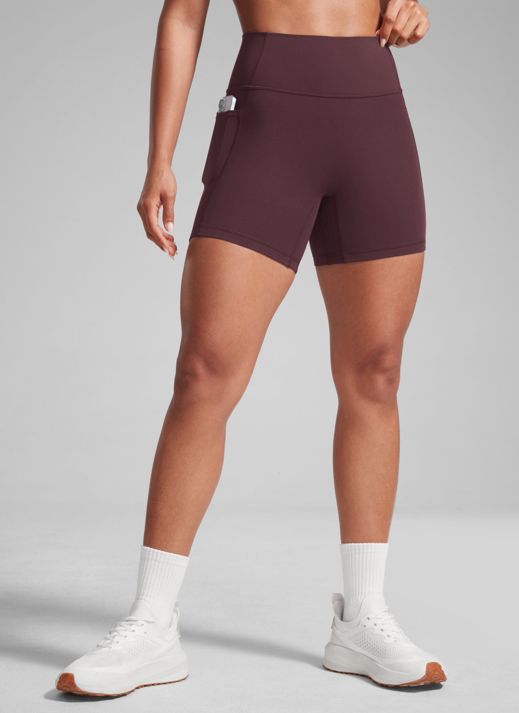 CRZ YOGA Butterlift Seluar Pendek Biker Poket Tanpa Jahitan Depan Wanita Berkerut Punggung 5'' Plum Masak