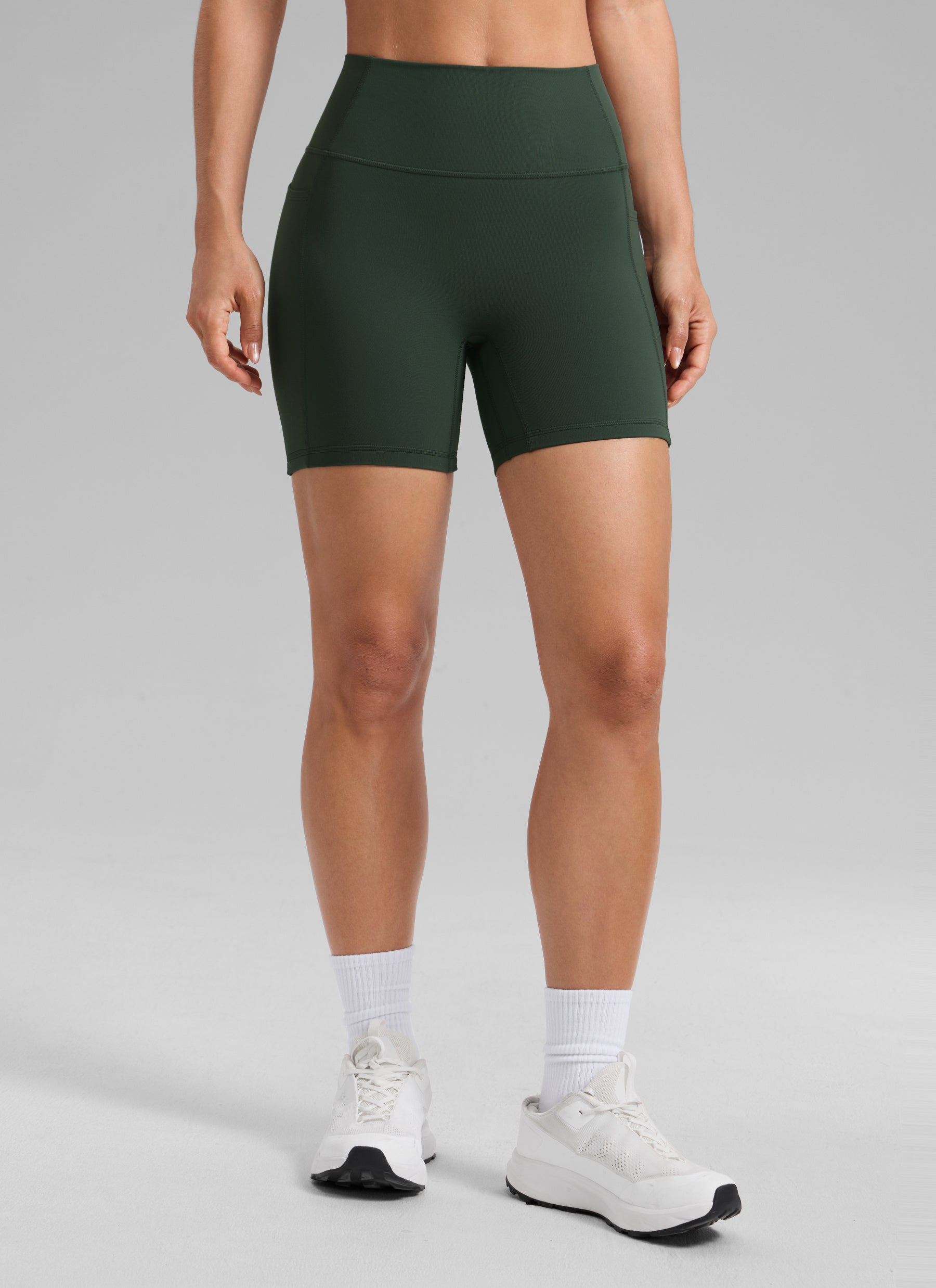 CRZ YOGA Butterlift Seluar Pendek Biker Poket Tanpa Jahitan Depan Wanita 5'' Hijau Legenda